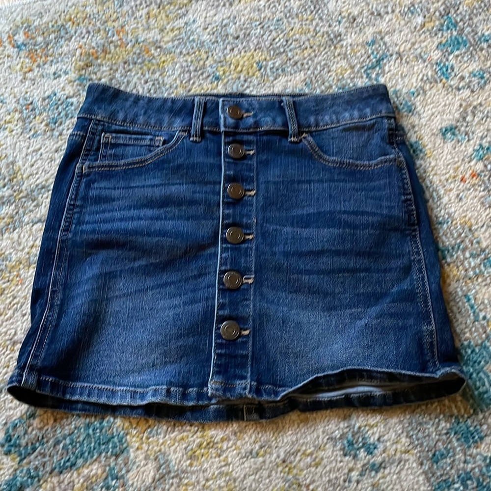 Kids jean skirt size 10 worn. In very good condition.